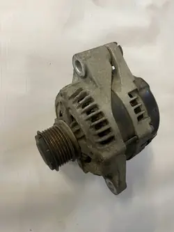 Vaihtovirtageneraattori Jeep Fiat 52083168 MS1042117060