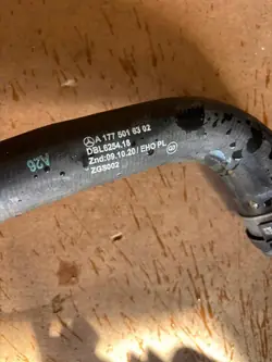 Mercedes Termostaatin Kotelo OEM A2822036500 - Käytetty