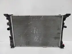 Radiador de água Mercedes OEM A2465001303 Usado