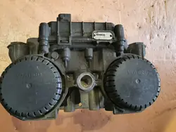 EBS-venttiilimodulaattori OEM 4801060050 Actros MP4:lle