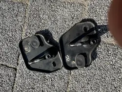 Porsche Macan konepellin lukko OEM 95B823259B/260B vasen