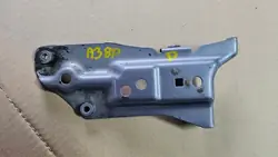 Höger skärmstöd AUDI A3 8P 8P0821136A