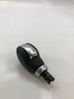 Pommeau de levier Renault OEM 22737 - État utilisé