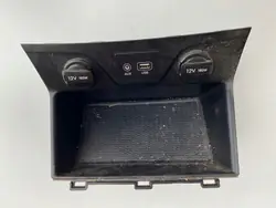 OEM 84631-d7500 Tupakansytytin AUX USB-lokero