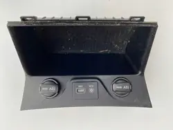 OEM 84631-d7500 Tupakansytytin AUX USB-lokero