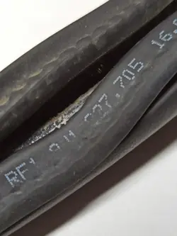 Porsche Taycan 9J1 Kofferraumdeckel-Dichtung OEM 9J1827705