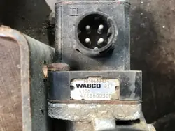 Renault OE 5010457434 Luftfederungs-Ventilblock