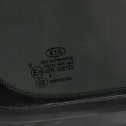 Vitre de porte arrière droite petite OEM 83427F1010 - Kia