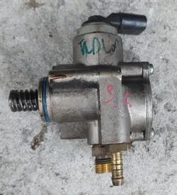 Pompe à essence VW Touareg II 3.6 FSI OEM 03h127025n