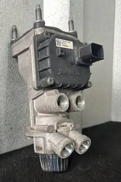 Bromsventil Mercedes Actros MP4 A0044313306 WABCO