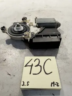 OEM 6Q2959802C Oikea etuikkunamoottori - Käytetty