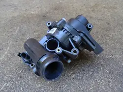 Pompe à eau AUDI A3 8P GOLF VI GTI 06H121026AB