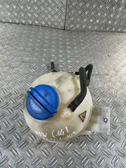 Niveaureservoir OEM 9065010103 CRAFTER 2.5L Gebruikt