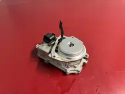 BMW Ohjausvahvistimen pumppu OEM 6853636 - Käytetty