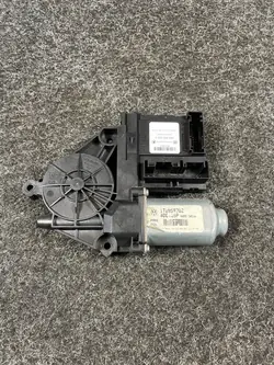Skoda Octavia II Lift etu oikea ikkunamoottori OEM 1T0959702