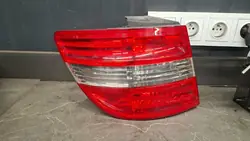 Lámpara trasera izquierda Mercedes B-Class W-245 A1698202564