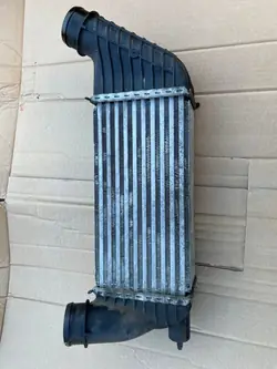 Hella 8ML 376 746-361 intercooler