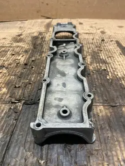 Tampa de válvulas Peugeot OEM 9633232080 - Usado