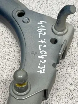 Charnière droite coffre BMW 5 F10 OEM 41627204237