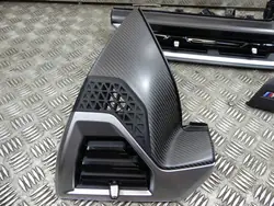 BMW G09 XM Instrumentpanel Kolfiber Dekorlist OEM 9639781