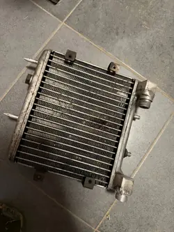 Motorölkühler OEM A6111800065 für Mercedes-Benz