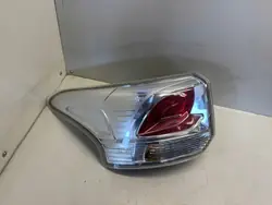 Luz trasera izquierda Mitsubishi Outlander III 8330A787