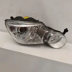 Farol Direito Skoda Yeti Xenon 09-13