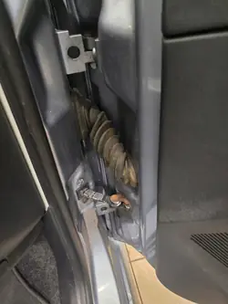 Instalação de Porta Skoda Fabia 1 1998-2007 Hatchback