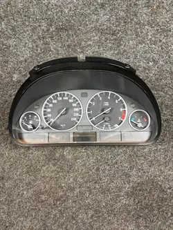 Tachometer BMW E39 3.0L 231km OEM 6914909