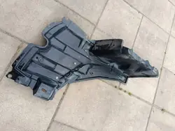 Nedre motorhuvud höger sida Toyota Yaris III OEM 514410D230