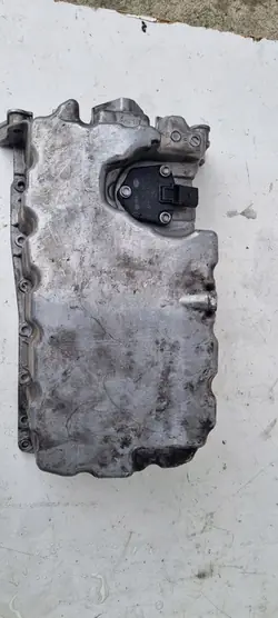 Oljetank 03L103603H VW T5 2.0TDI