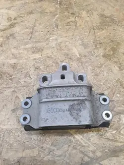 Suporte caixa Audi Q3 8U OEM 8J0199555 - Usado