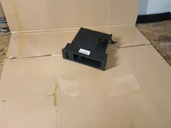 USB-pistorasia-moduuli OEM 1T0857925 VW Golf V:lle