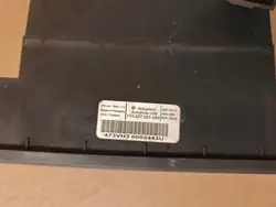 USB-pistorasia-moduuli OEM 1T0857925 VW Golf V:lle