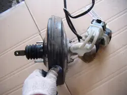 Pompe de servo-frein Opel OE d'occasion OEM 13253552