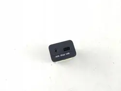 Prise USB Kia OEM 961202T500 - État d'occasion
