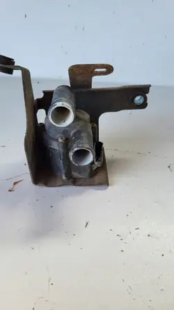 Mitsubishi OE Vattenpump OEM 7806A006 - Begagnad