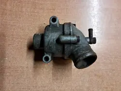 Carcasa de termostato Mercedes W201 W123 2.0 M102