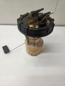 Bränslepump OEM 3M51-9275 för Focus II & Mazda 3 1.6TDCi