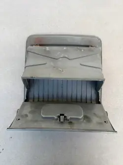 Käytetty hansikaslokero Iveco Daily 06-09 OEM Schowekivecojasny