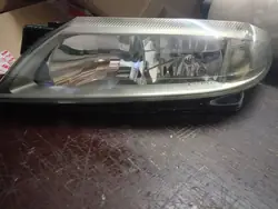 Farol dianteiro direito xenon Renault Laguna II