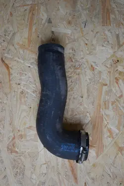 Tuyau Intercooler Gauche VW Passat B6 1.6 TDI 2010