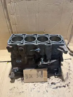 Alfa Romeo 147 Moottorilohko - Käytetty OEM-Osa