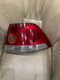 OPEL ASTRA H SEDAN 07-12 HÖGER BAKLJUS