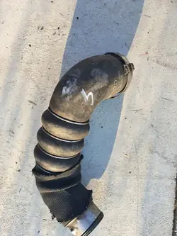 Manguera de admisión de aire Audi A4 B7 8E0145790P