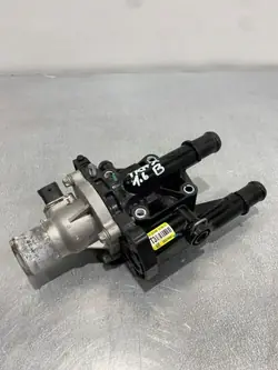 Carcaça termóstato FBZ19584 para Chevrolet Trax 2014