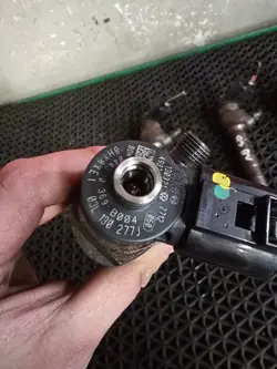 Injecteur Carburant OEM 03L130277J VW 2.0 TDI