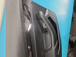 Panneau de Porte Arrière Gauche OEM 5E6867211 Skoda Octavia