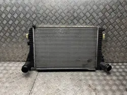 Intercooler-jäähdytin OEM 3C0145805AM VW Passat CC:lle