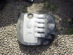 VW Touareg 2.5 TDI Moottorin kansi OEM 7P6 823 031